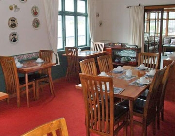 breakfast room